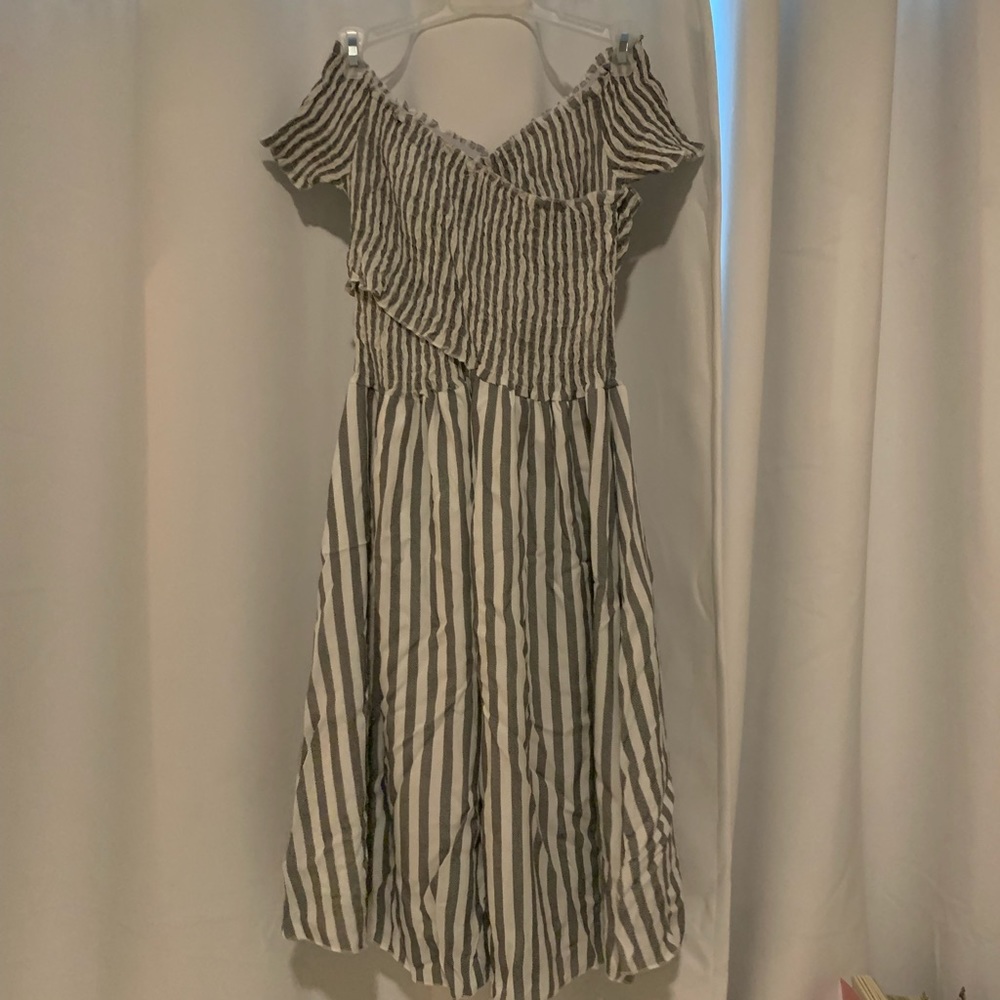 criscross stripped dress